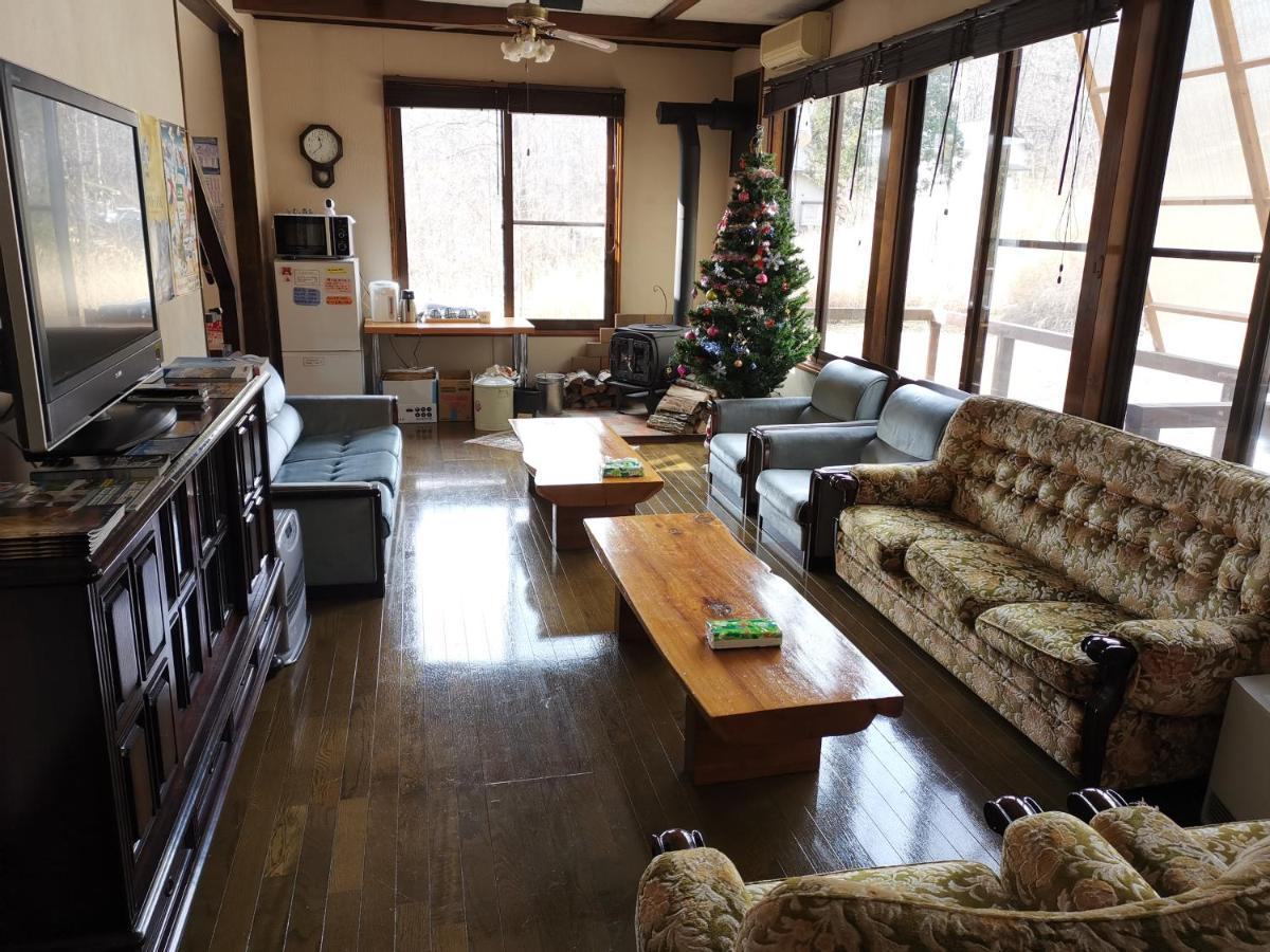 Hakuba Powder Republic Bed & Breakfast Exterior photo