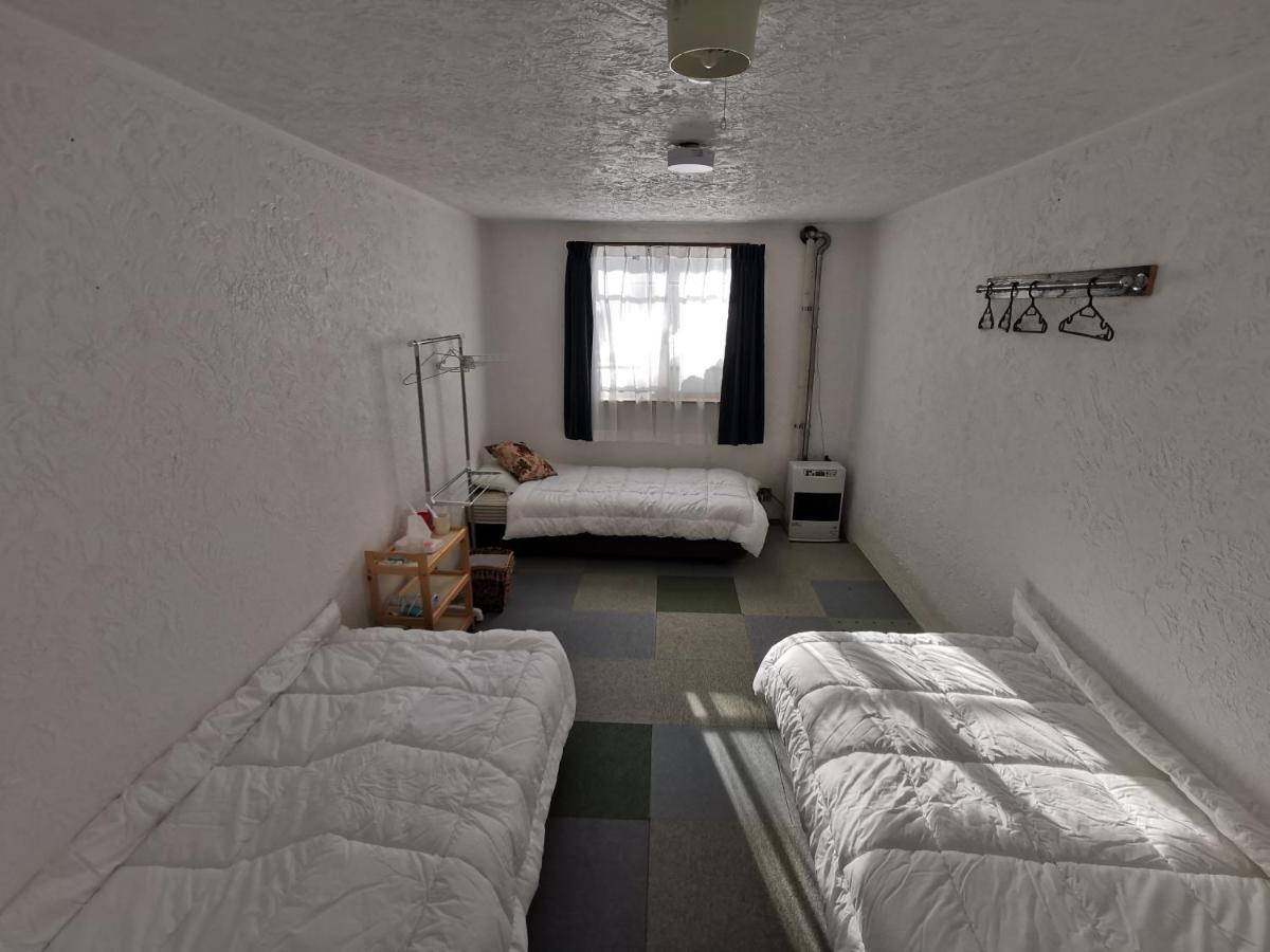 Hakuba Powder Republic Bed & Breakfast Exterior photo
