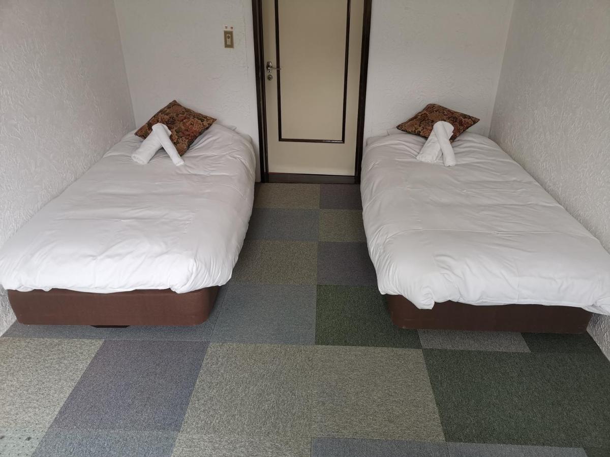 Hakuba Powder Republic Bed & Breakfast Exterior photo