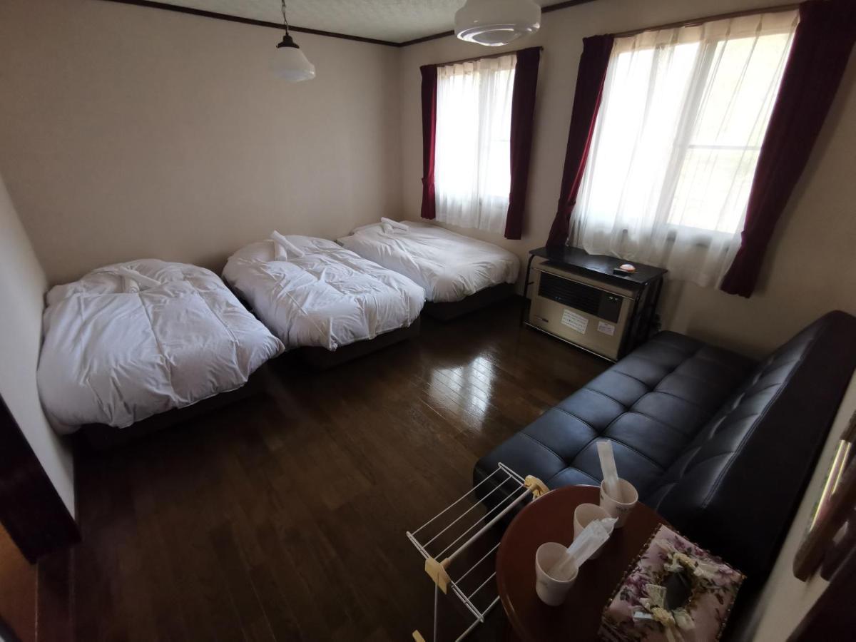 Hakuba Powder Republic Bed & Breakfast Exterior photo